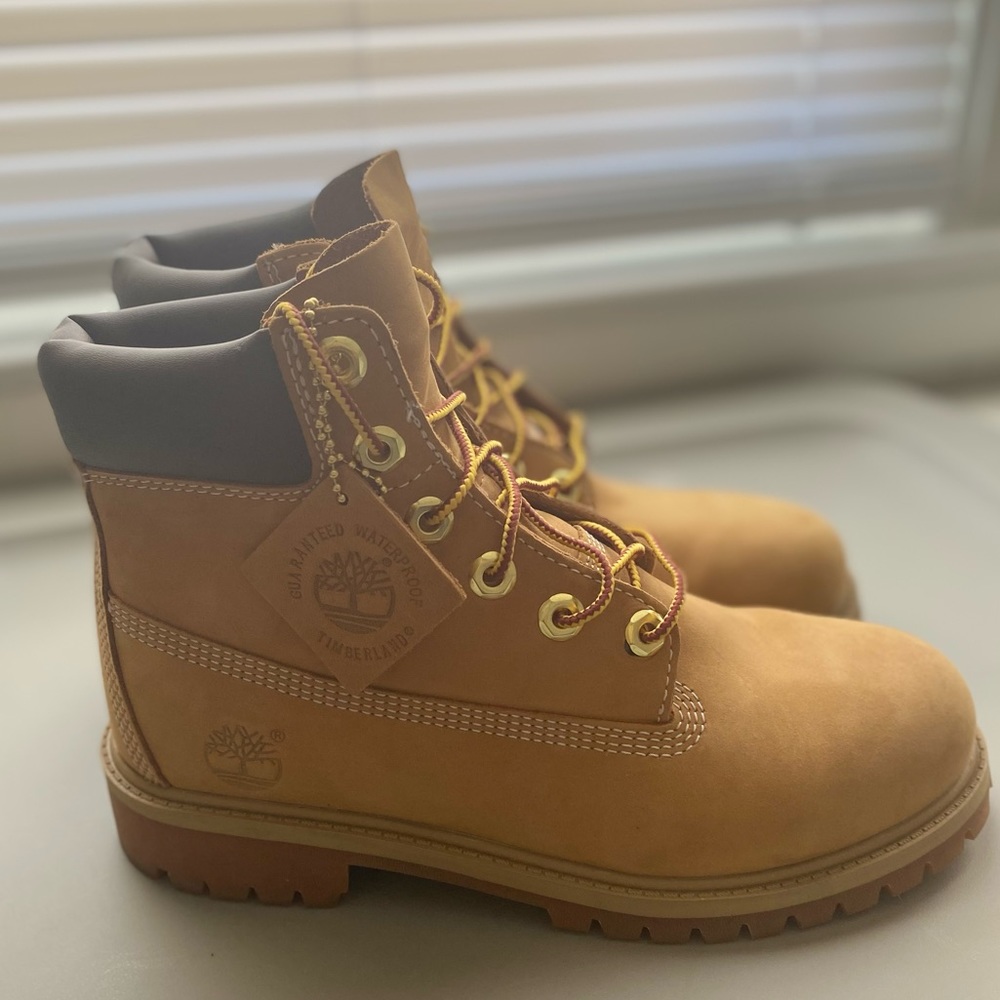 Timberland Big Kids size 5